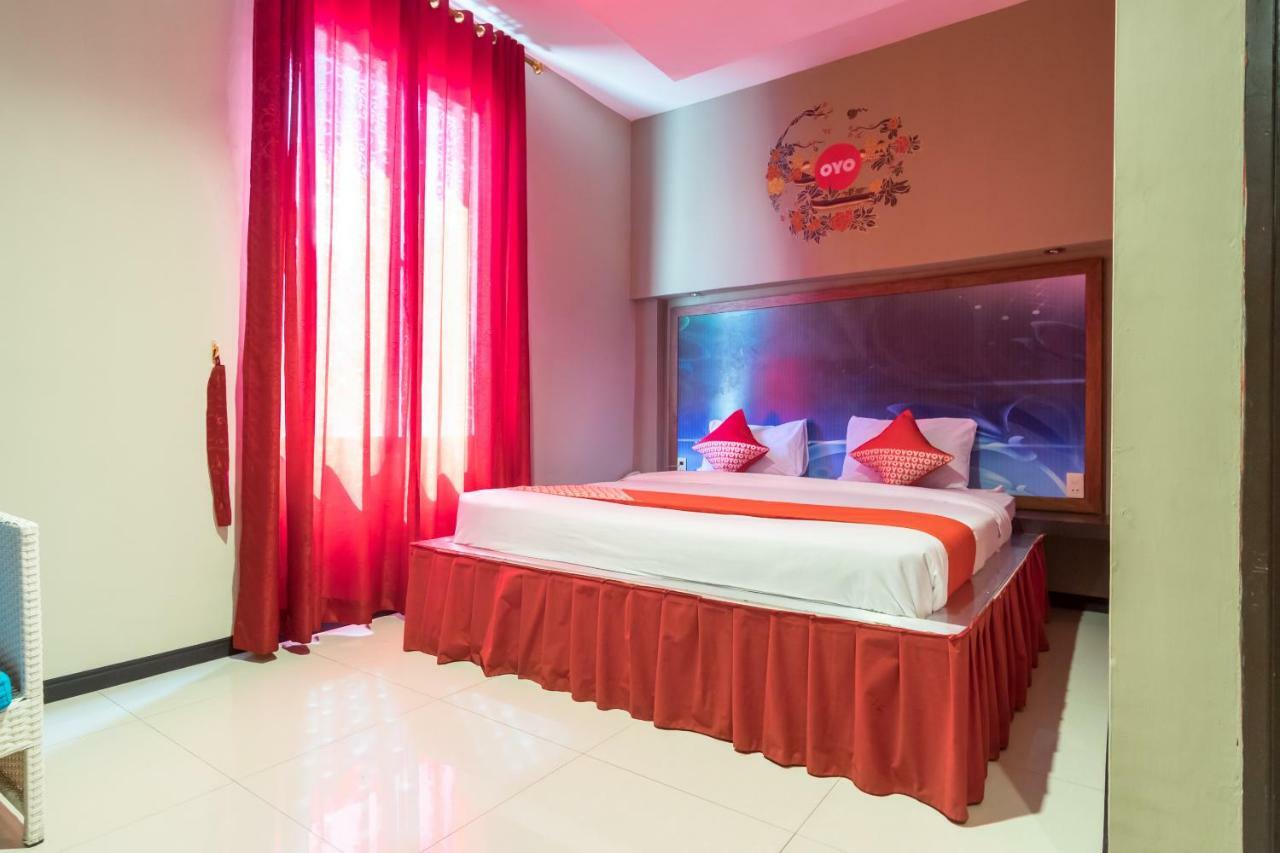 Oyo 711 Salam Residence Syariah Medan Exterior foto